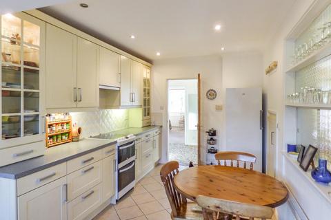 6 Farthingate, Southwell, NG25 0HT