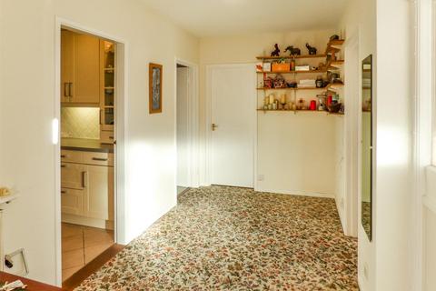 6 Farthingate, Southwell, NG25 0HT
