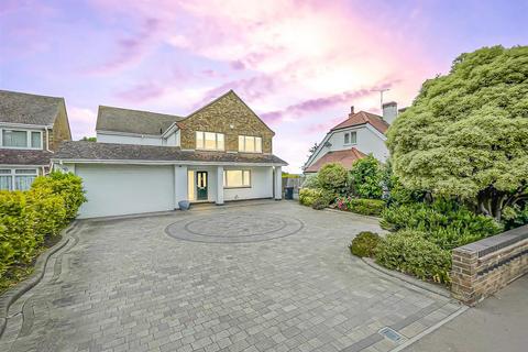 4 bedroom detached house for sale, High Road, Rayleigh SS6