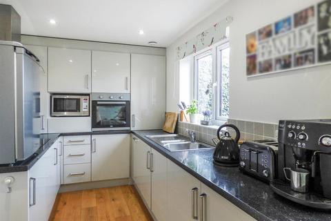3 bedroom semi-detached house for sale, Asquith Mews, Southwell NG25