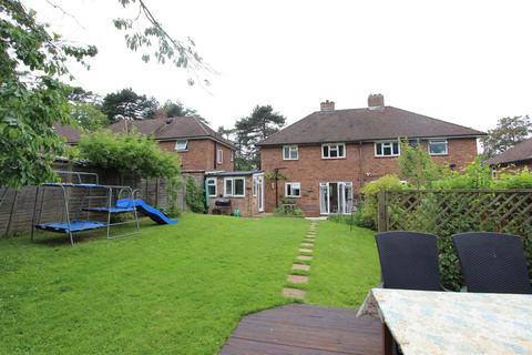 3 bedroom semi-detached house to rent - Coulsdon