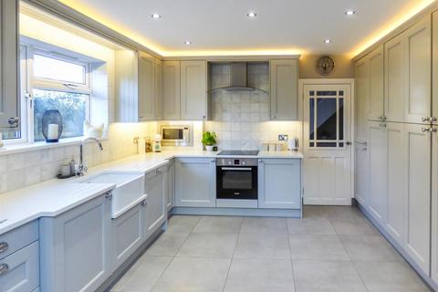 11 Alexander Road, Farnsfield, Newark, NG22 8LH