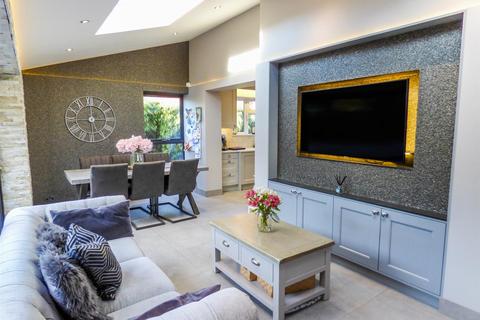 11 Alexander Road, Farnsfield, Newark, NG22 8LH