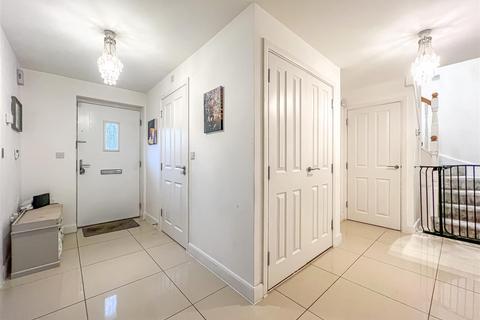 6 Clements Hall Way, Hawkwell, Hockley, SS5 4FP