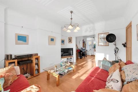 101 Aviemore Way, Beckenham, BR3 3RS