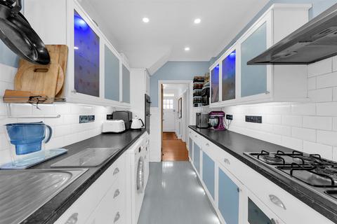 101 Aviemore Way, Beckenham, BR3 3RS