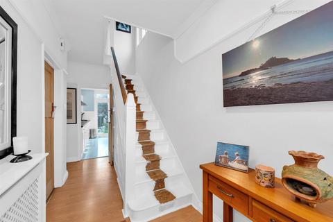 101 Aviemore Way, Beckenham, BR3 3RS