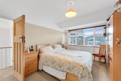 101 Aviemore Way, Beckenham, BR3 3RS