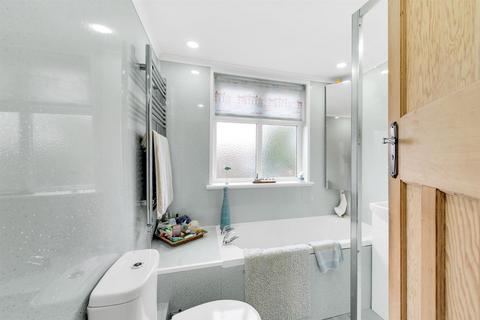 101 Aviemore Way, Beckenham, BR3 3RS