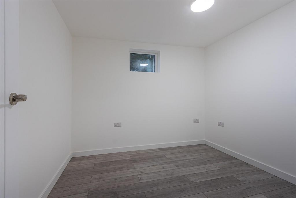 Cottrell Road Mews House 132-6.jpg