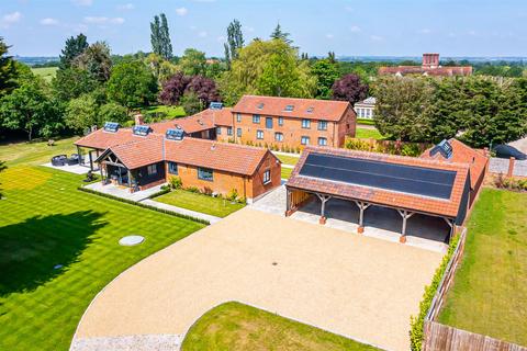 6 bedroom barn conversion for sale, East Hanningfield Road, Chelmsford CM2