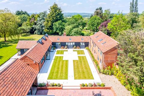 6 bedroom barn conversion for sale, East Hanningfield Road, Chelmsford CM2