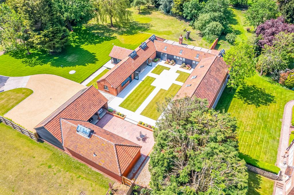 East Hanningfield Road, Chelmsford CM2 6 bed barn conversion for sale ...