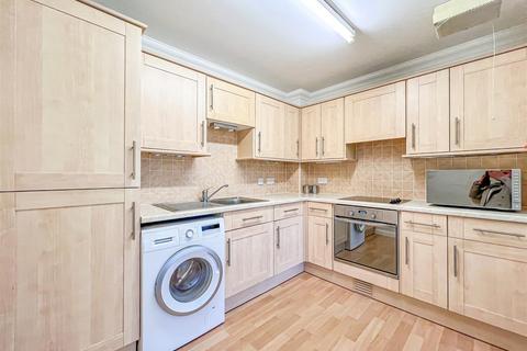 2 bedroom retirement property for sale, Oak Lodge, Southend Road, Hockley SS5