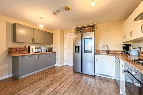 63 Christmas Tree Crescent, Hawkwell, Hockley, SS5 4FN