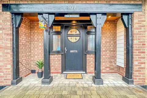 107 Greensward Lane, Hockley, SS5 5HG