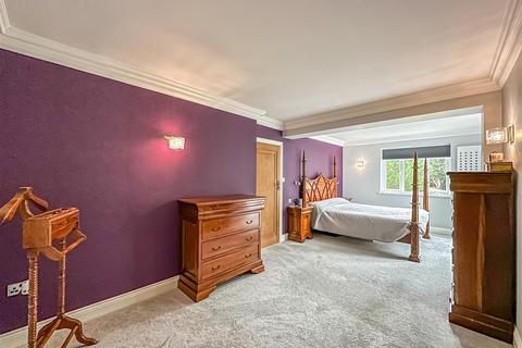 5 Highams Road, Hockley, SS5 4DG