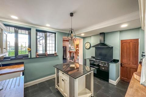 5 Highams Road, Hockley, SS5 4DG