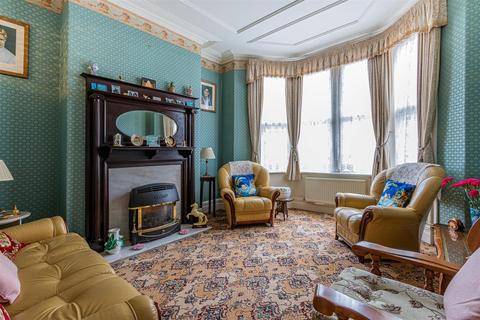 7 Kelvin Road, Cardiff, CF23 5ET