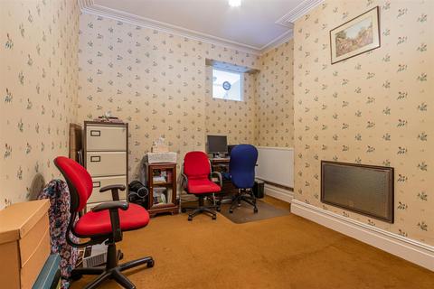 7 Kelvin Road, Cardiff, CF23 5ET
