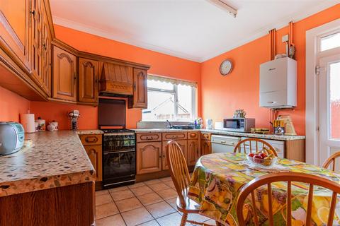 7 Kelvin Road, Cardiff, CF23 5ET