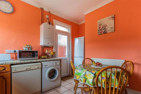 7 Kelvin Road, Cardiff, CF23 5ET