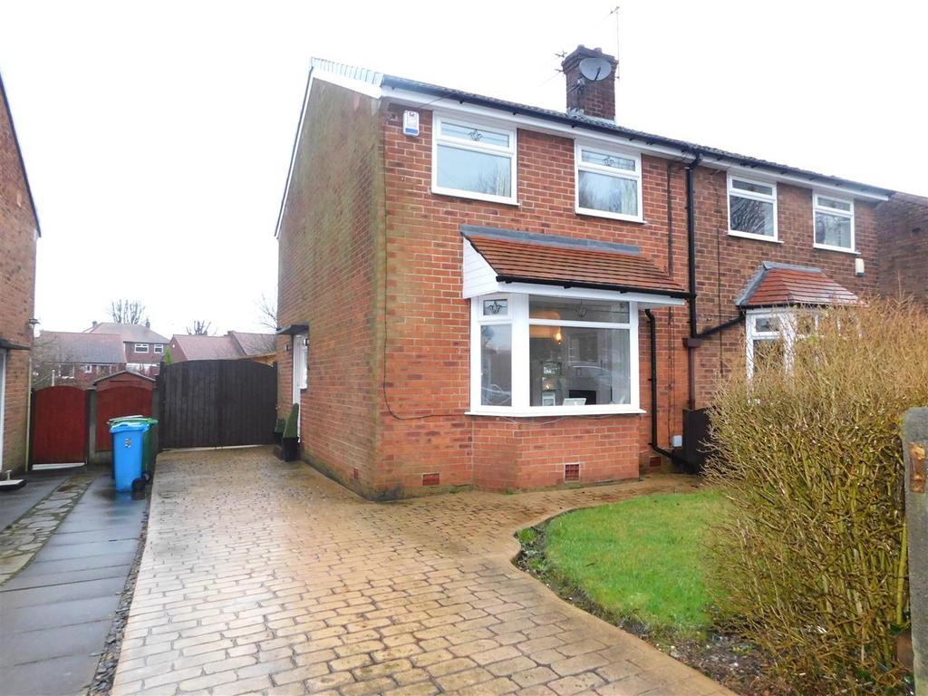 Cosgrove Crescent, Failsworth... 2 bed townhouse £230,000