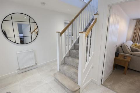 5 Clisson Close, Cowbridge, CF71 7FP