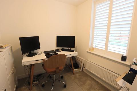 5 Clisson Close, Cowbridge, CF71 7FP