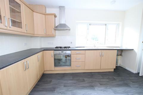 3 bedroom townhouse to rent, The Bank, Bradford