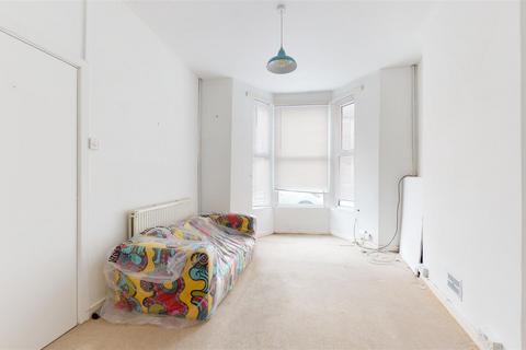 2 bedroom end of terrace house for sale, Donald Street, Cardiff CF24