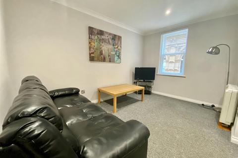 2 bedroom apartment to rent, Curzon Place, Gateshead