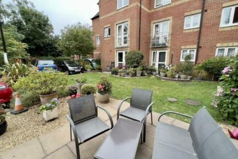 1 bedroom flat for sale, NO CHAIN - Marshall court, Northampton Road, Market Harborough