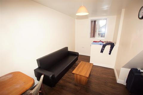 2 bedroom flat to rent, Bristol Road, Birmingham