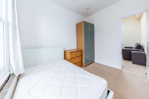 2 bedroom flat to rent, N4