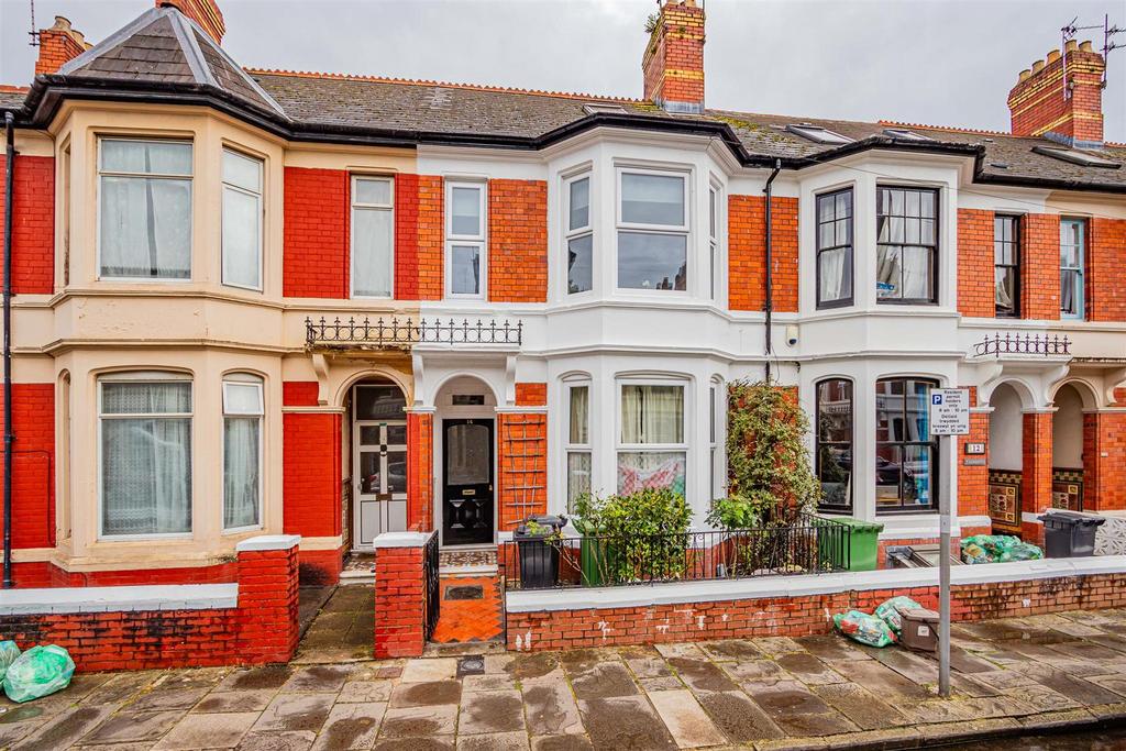 Balaclava Road, Cardiff CF23 2 bed apartment for sale £245,000