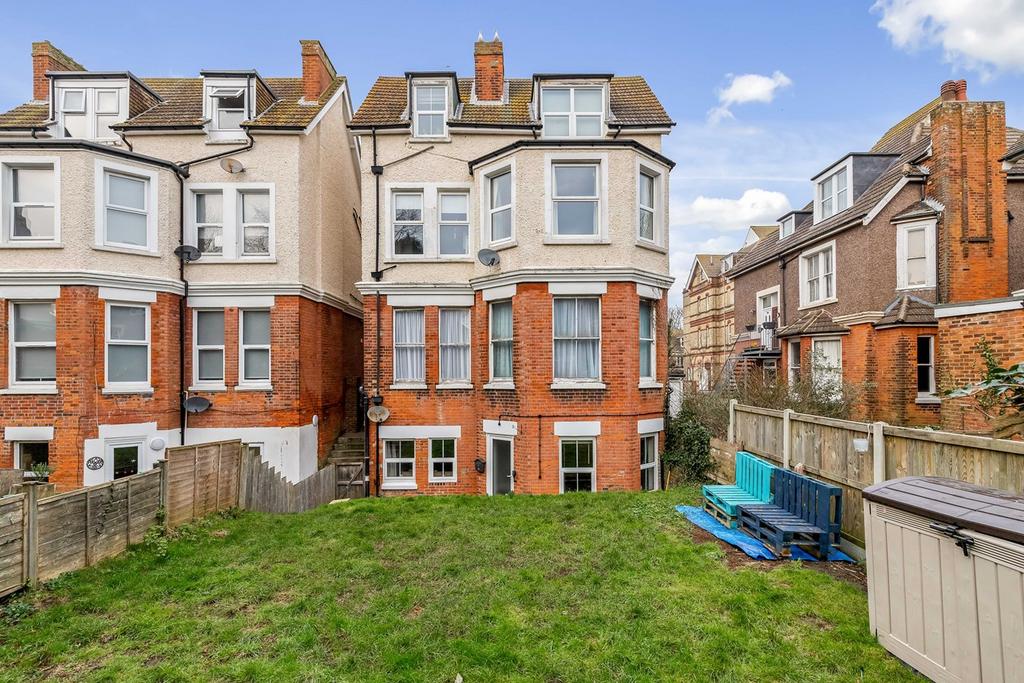 Westbourne Gardens, Folkestone, CT20 1 bed apartment for sale £185,000