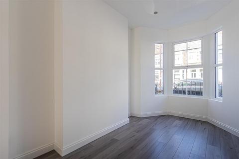 144 Arran Street, Roath, Cardiff, CF24 3HU