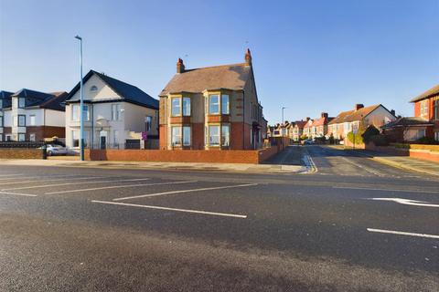 7 bedroom detached house to rent, Ashfield Grove, Whitley Bay