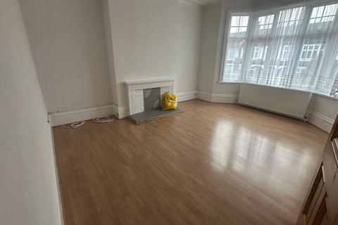 2 bedroom flat to rent, 2 BEDROOM FLAT FOR RENT IN PALMERS GREEN