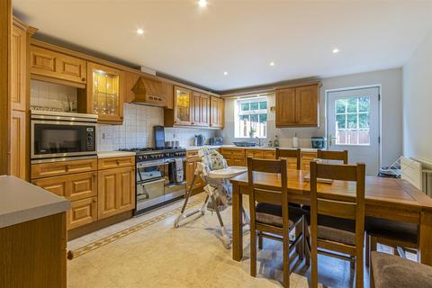 43 Doe Close, Penylan, Cardiff, CF23 9HJ