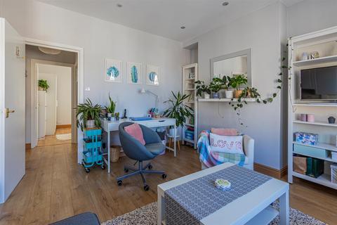 Flat 2, 115 Claude Road, Cardiff, CF24 3QE