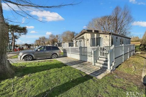 2 bedroom park home for sale, Weeley Bridge, Clacton Road, Weeley, Clacton-On-Sea