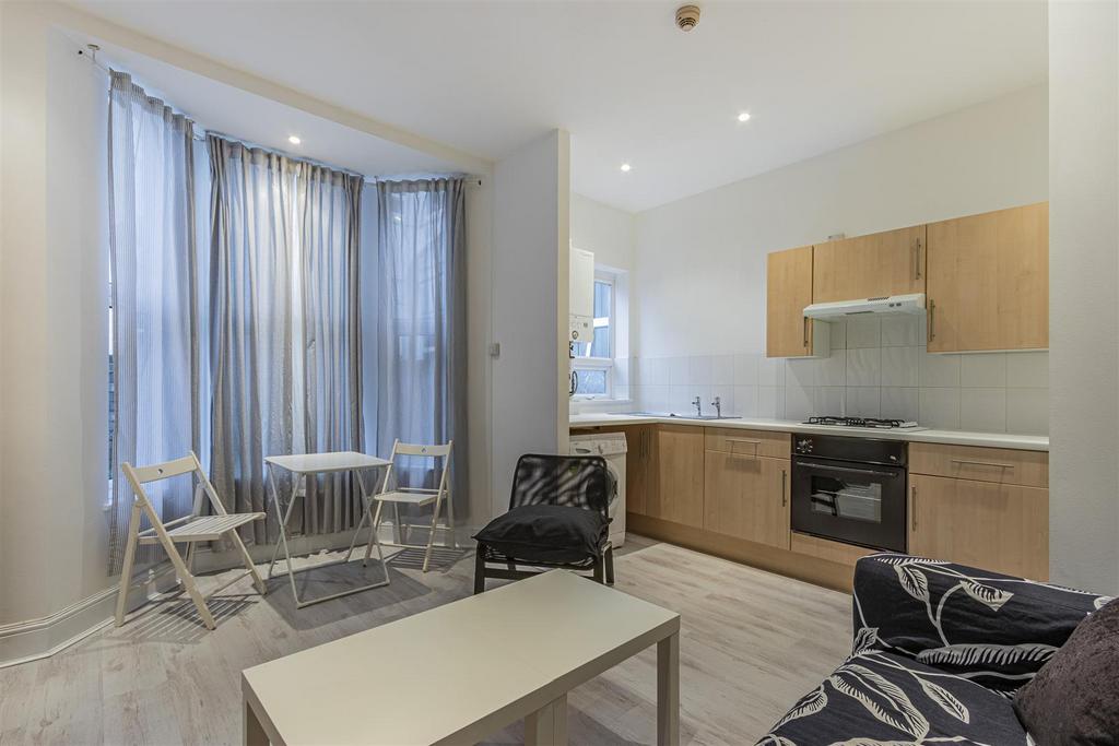37 Connaught rd 1.jpg