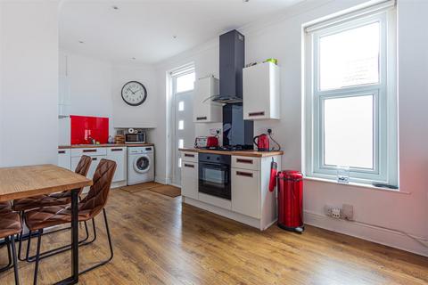 3 bedroom duplex for sale - Amesbury Road, Cardiff CF23