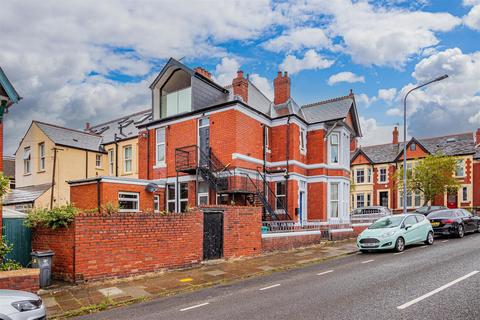 34b Amesbury Road, Cardiff, CF23 5DW