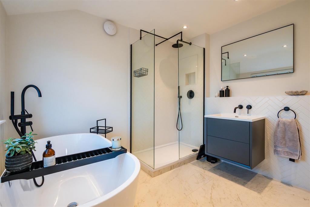 Family Bathroom Aspect 2