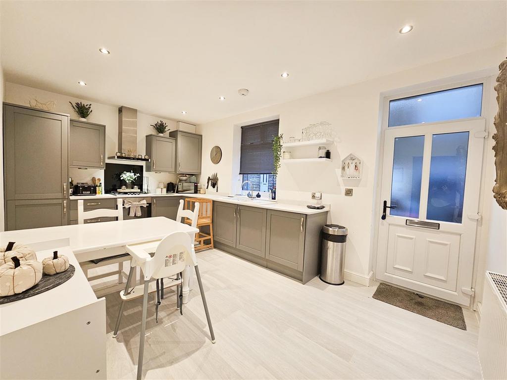 Prospect Street, Cross Hills 3 bed terraced house for sale £189,950