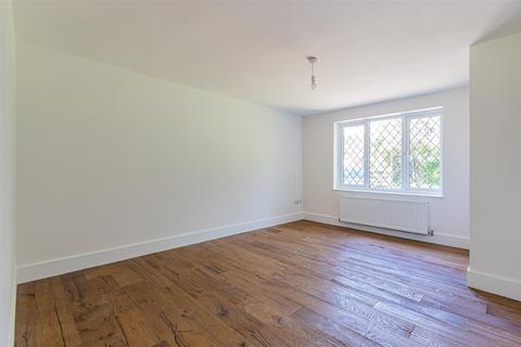 10 Boleyn Walk, Cardiff, CF23 5HR
