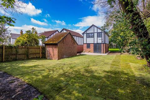 10 Boleyn Walk, Cardiff, CF23 5HR